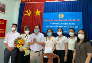 Trường Tiểu học Trần Văn Ơn tổ chức Lễ thành lập công đoàn nhà trường.