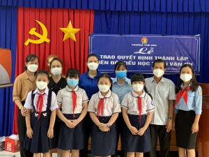 Phường Thới Hòa tổ chức Lễ Trao quyết định thành lập Liên đội Trường Tiểu học Trần Văn Ơn